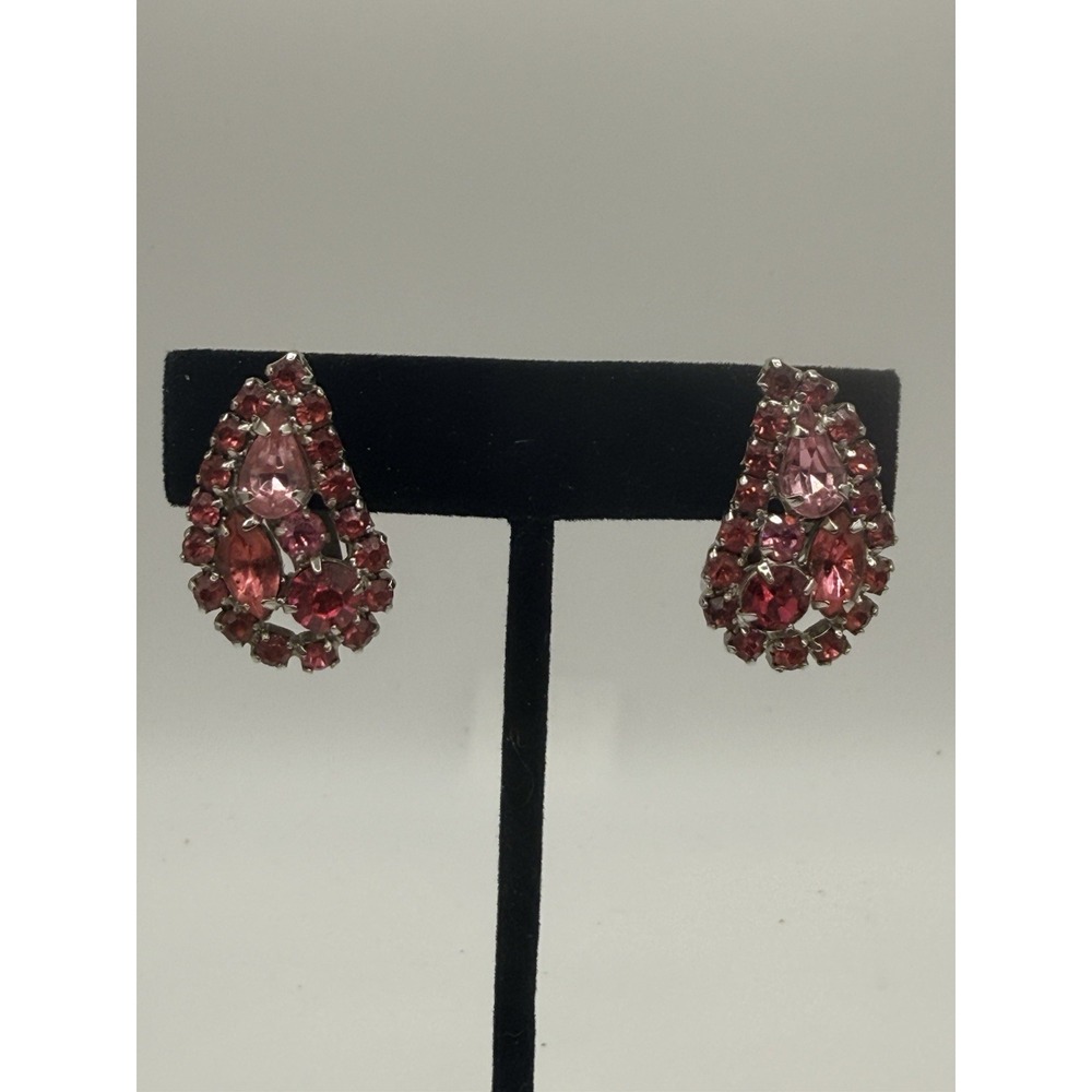 Vintage Weiss Rhinestone Earrings Clip On Pink Silver Tone Sparkle Signed
